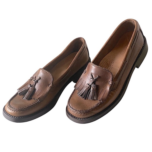 G.H. Bass & Co. Shoes - Vintage G.H. Bass & Co. Brown Leather Loafers Kiltie Tassels Size 6.5 Normcore
